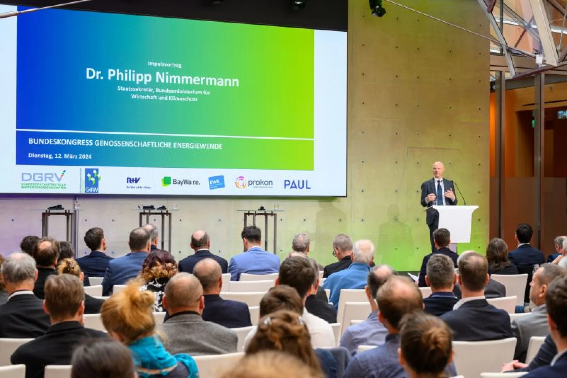 Staatssekretär Dr. Philipp Nimmermann betonte die Bedeutung der Genossenschaften bei der kommunalen Wärmewende.